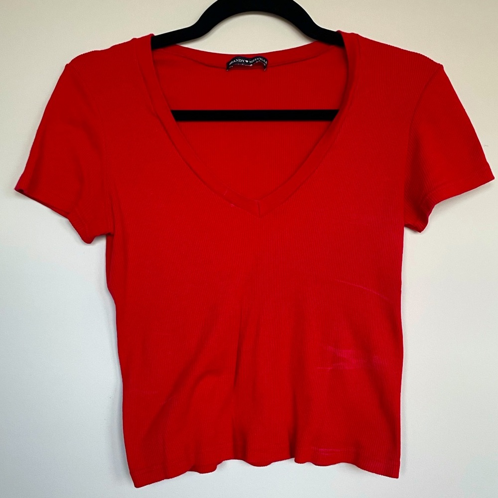 RED BRANDY MELVILLE TEE ❤️